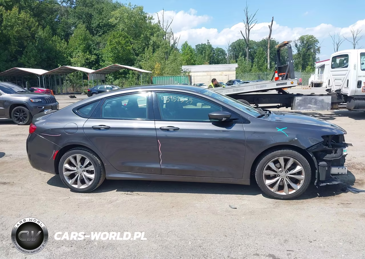 2015 Chrysler 200 S VIN:1C3CCCBB9FN656069 - 13