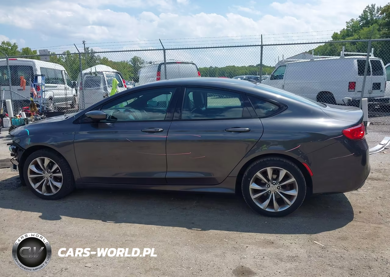 2015 Chrysler 200 S VIN:1C3CCCBB9FN656069 - 14