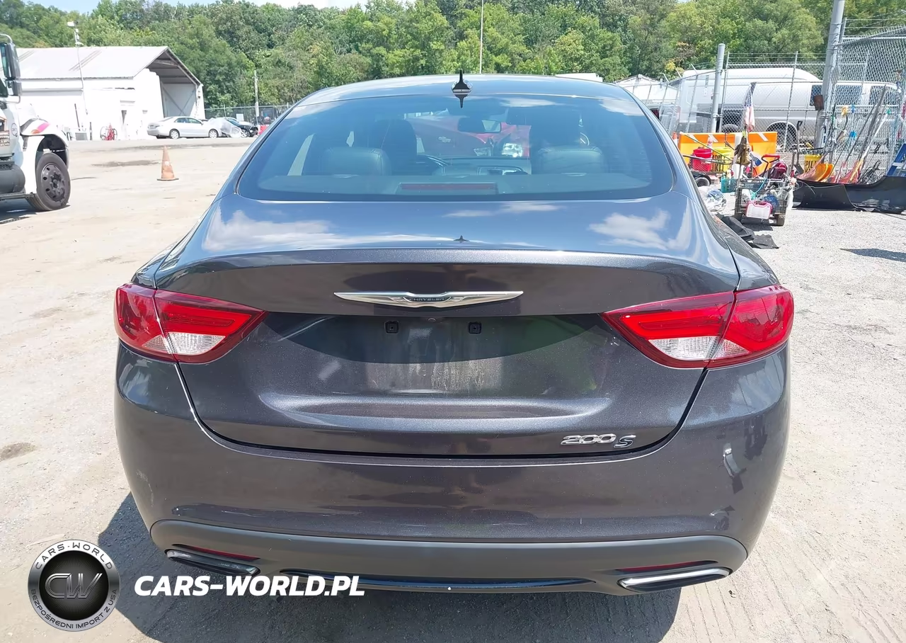 2015 Chrysler 200 S VIN:1C3CCCBB9FN656069 - 16