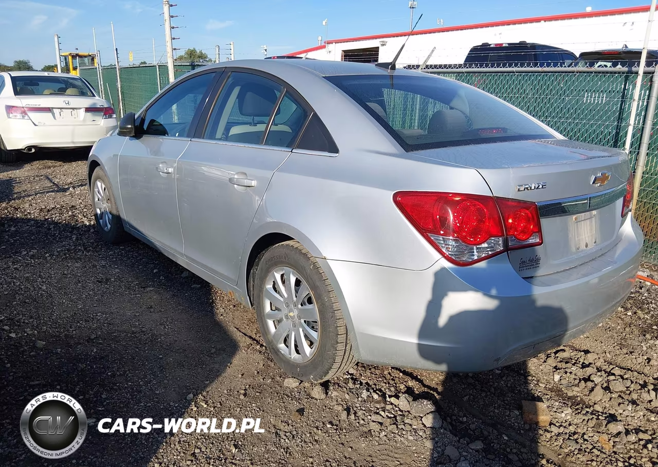2011 Chevrolet Cruze Ls VIN:1G1PC5SH9B7245386 - 3