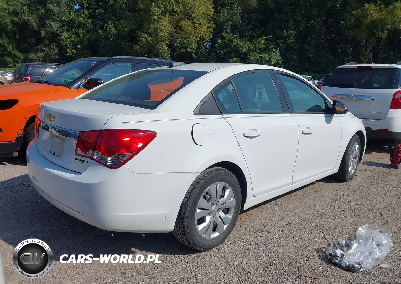 2015 Chevrolet Cruze Ls VIN:1G1PA5SH8F7103378 - 4