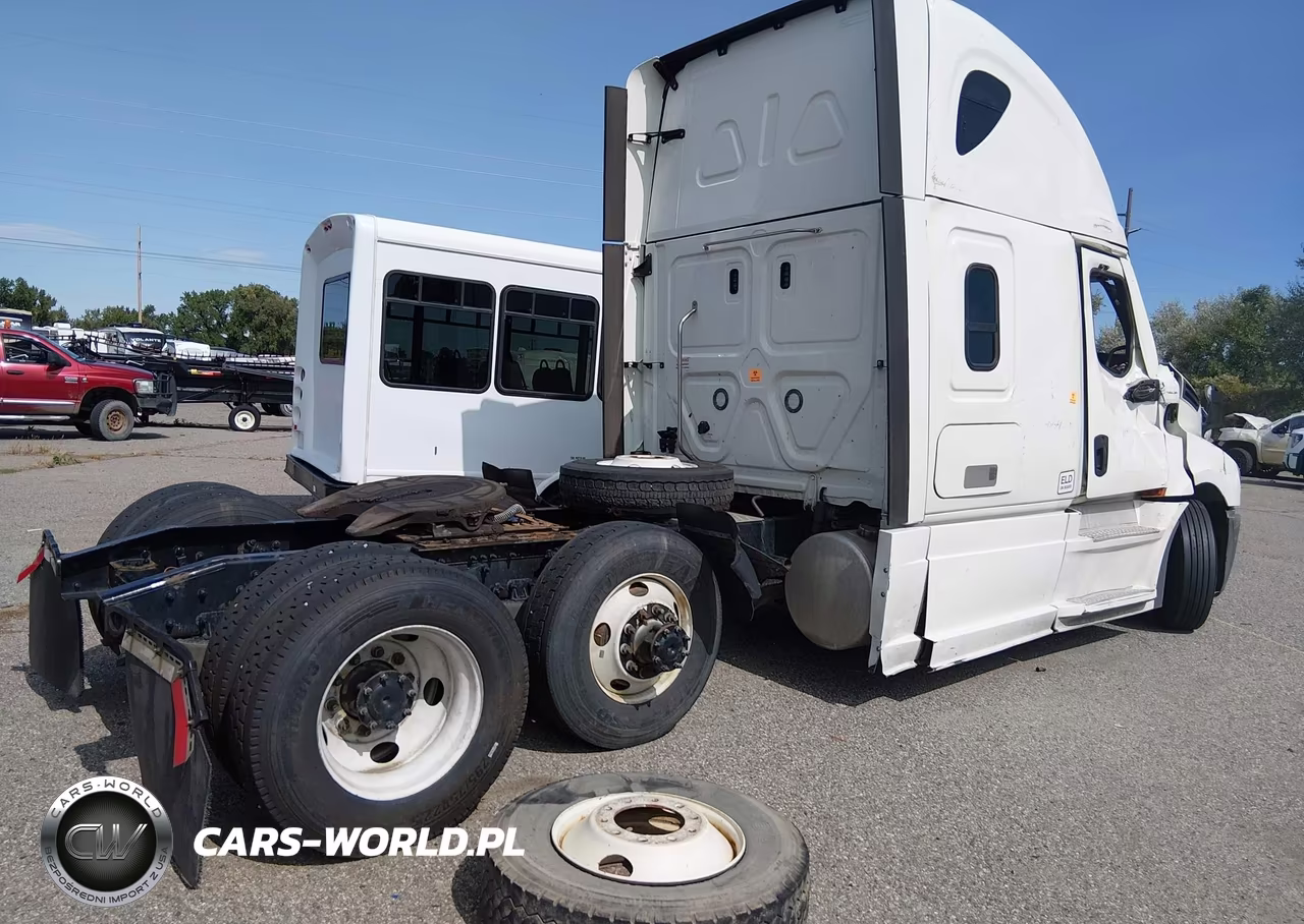 2023 Freightliner New Cascadia 126 VIN:3AKJHHDR4PSUF2300 - 4