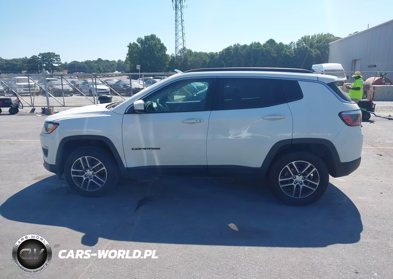 2018 Jeep Compass Latitude 4X4 VIN:3C4NJDBB4JT206256 - 14