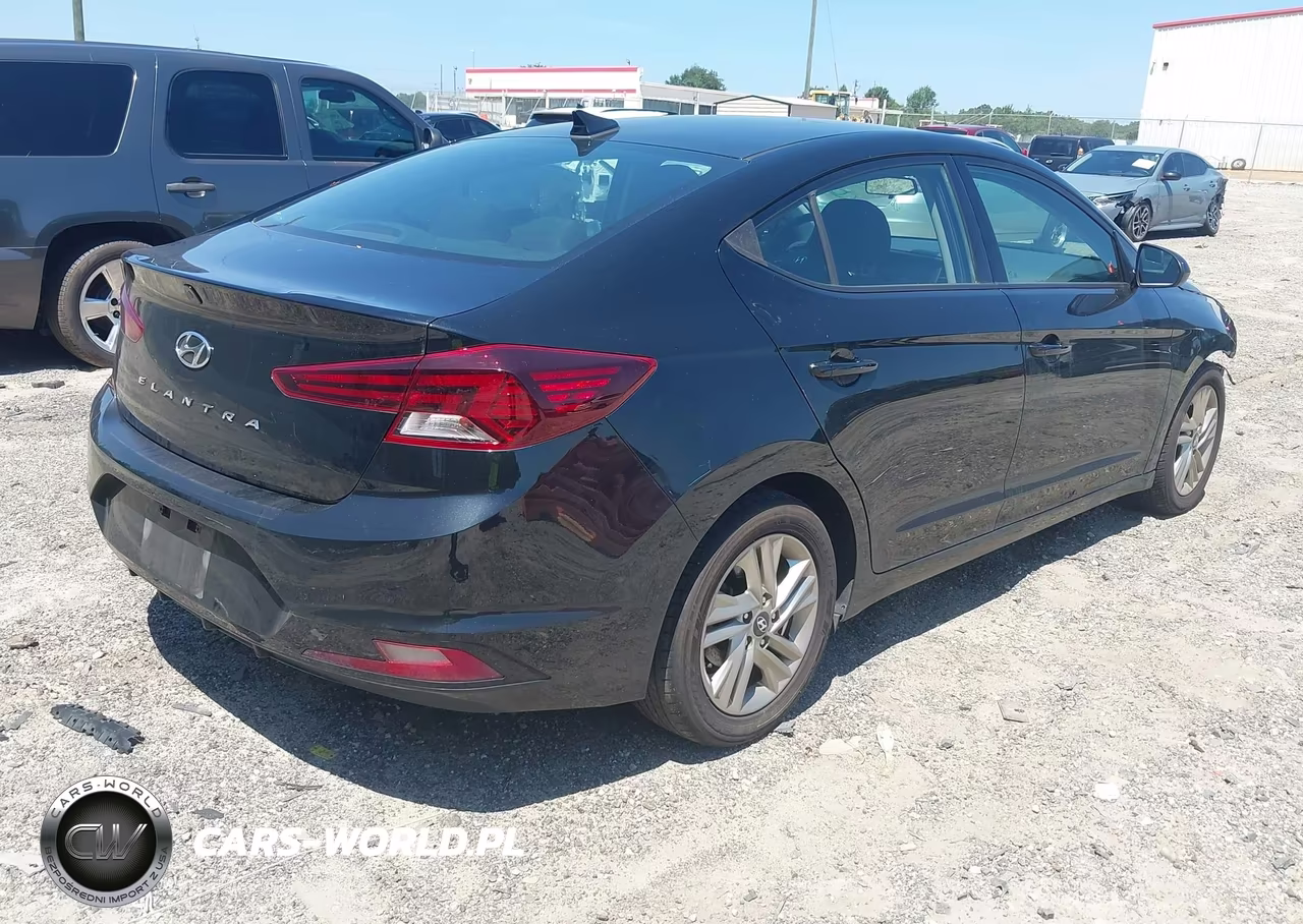 2019 Hyundai Elantra Sel VIN:5NPD84LF0KH461822 - 4