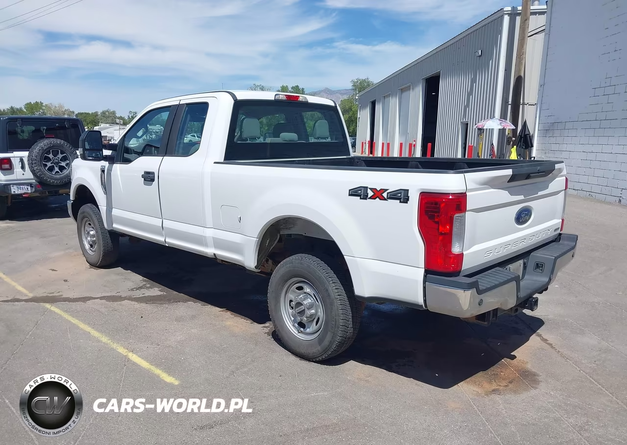 2018 Ford F-250 Xl VIN:1FT7X2B6XJEC22184 - 3