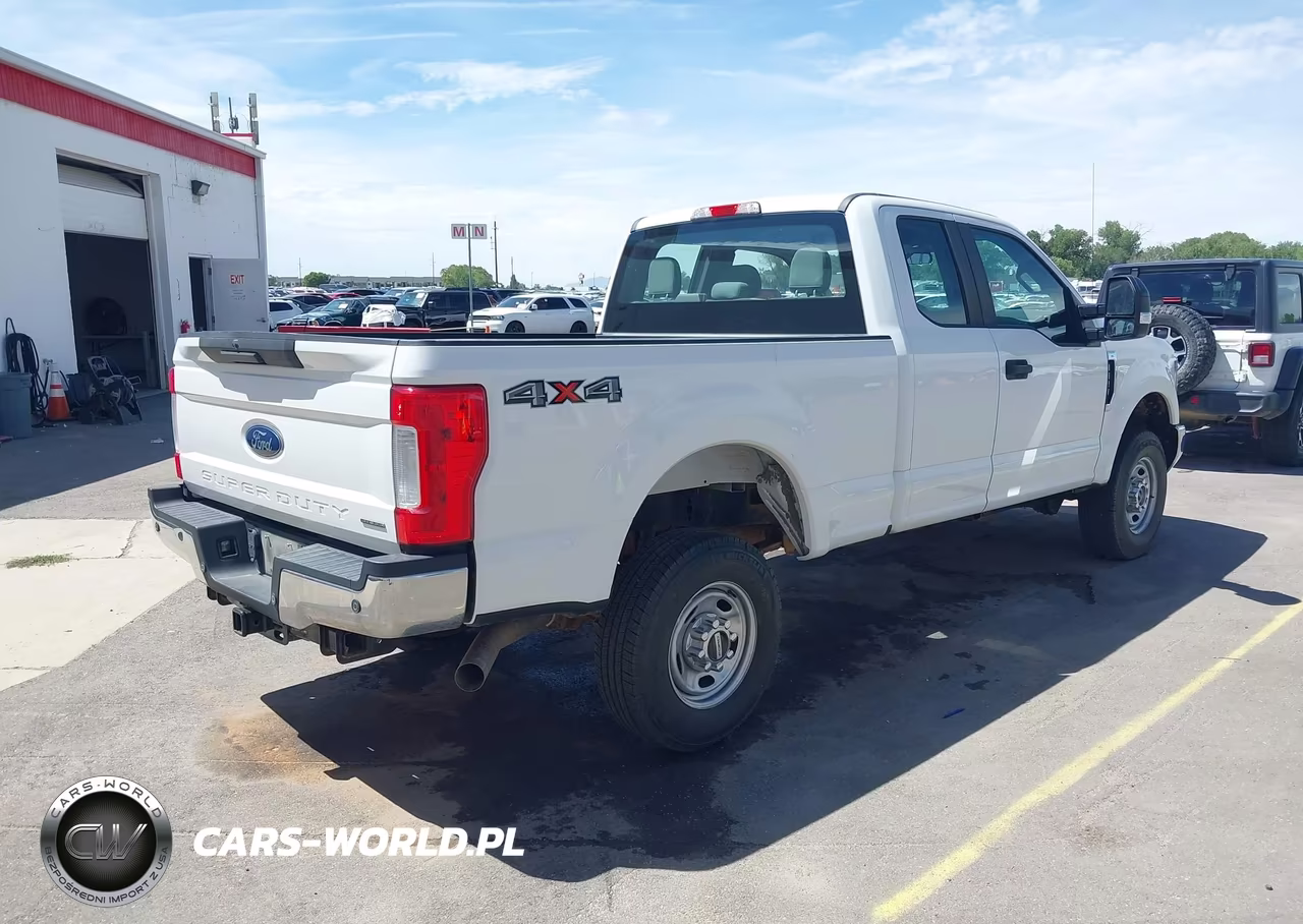 2018 Ford F-250 Xl VIN:1FT7X2B6XJEC22184 - 4