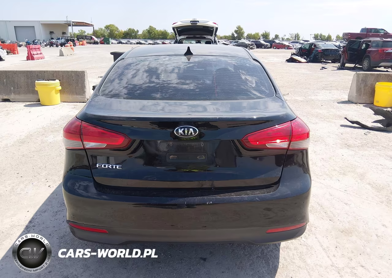 2018 Kia Forte Lx VIN:3KPFK4A7XJE244013 - 17