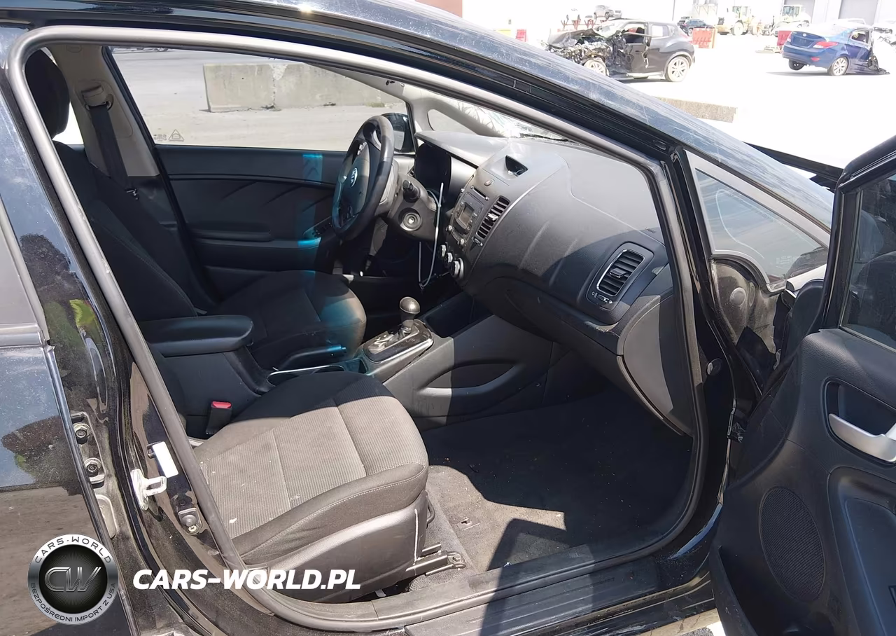 2018 Kia Forte Lx VIN:3KPFK4A7XJE244013 - 5