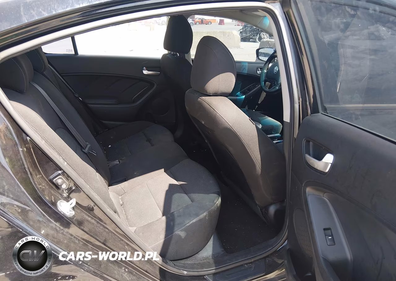 2018 Kia Forte Lx VIN:3KPFK4A7XJE244013 - 8
