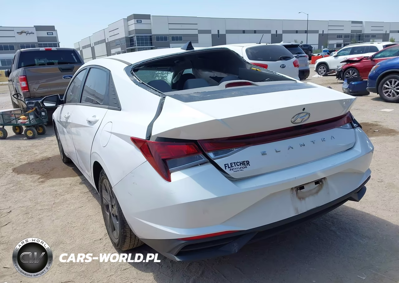 2022 Hyundai Elantra Sel VIN:5NPLM4AG0NH059709 - 3