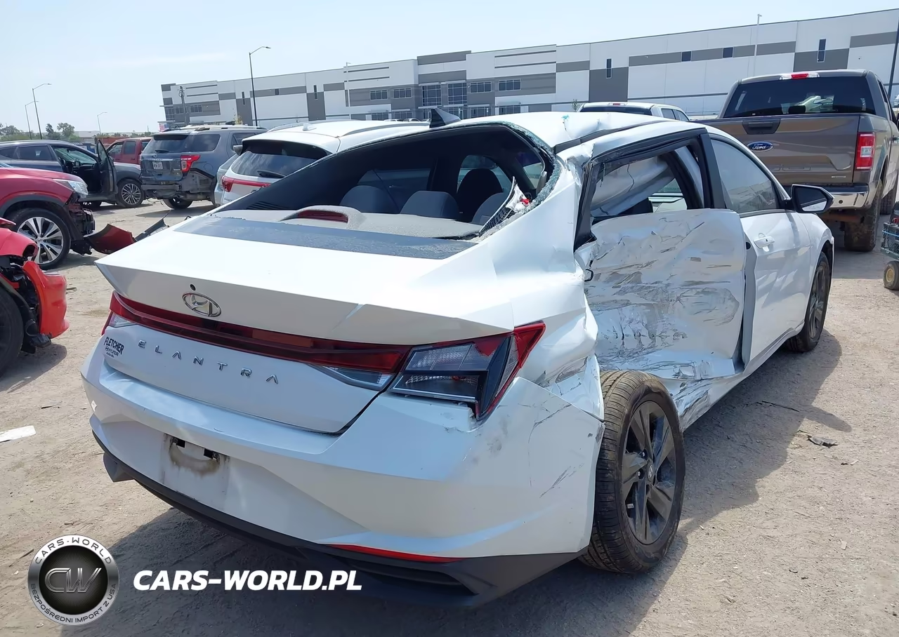 2022 Hyundai Elantra Sel VIN:5NPLM4AG0NH059709 - 4