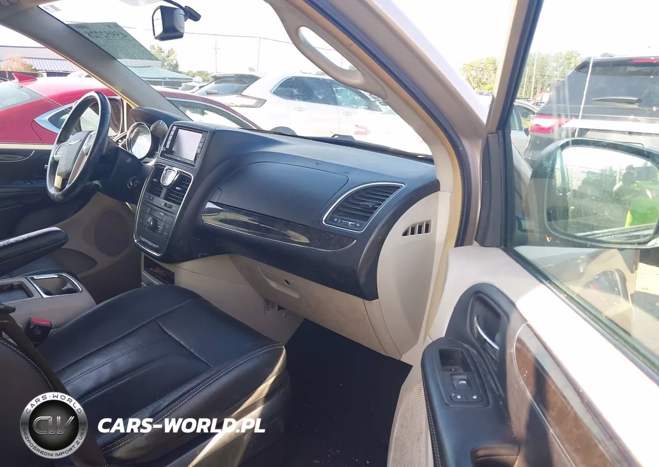 2014 Chrysler Town & Country Touring VIN:2C4RC1BG1ER294830 - 5