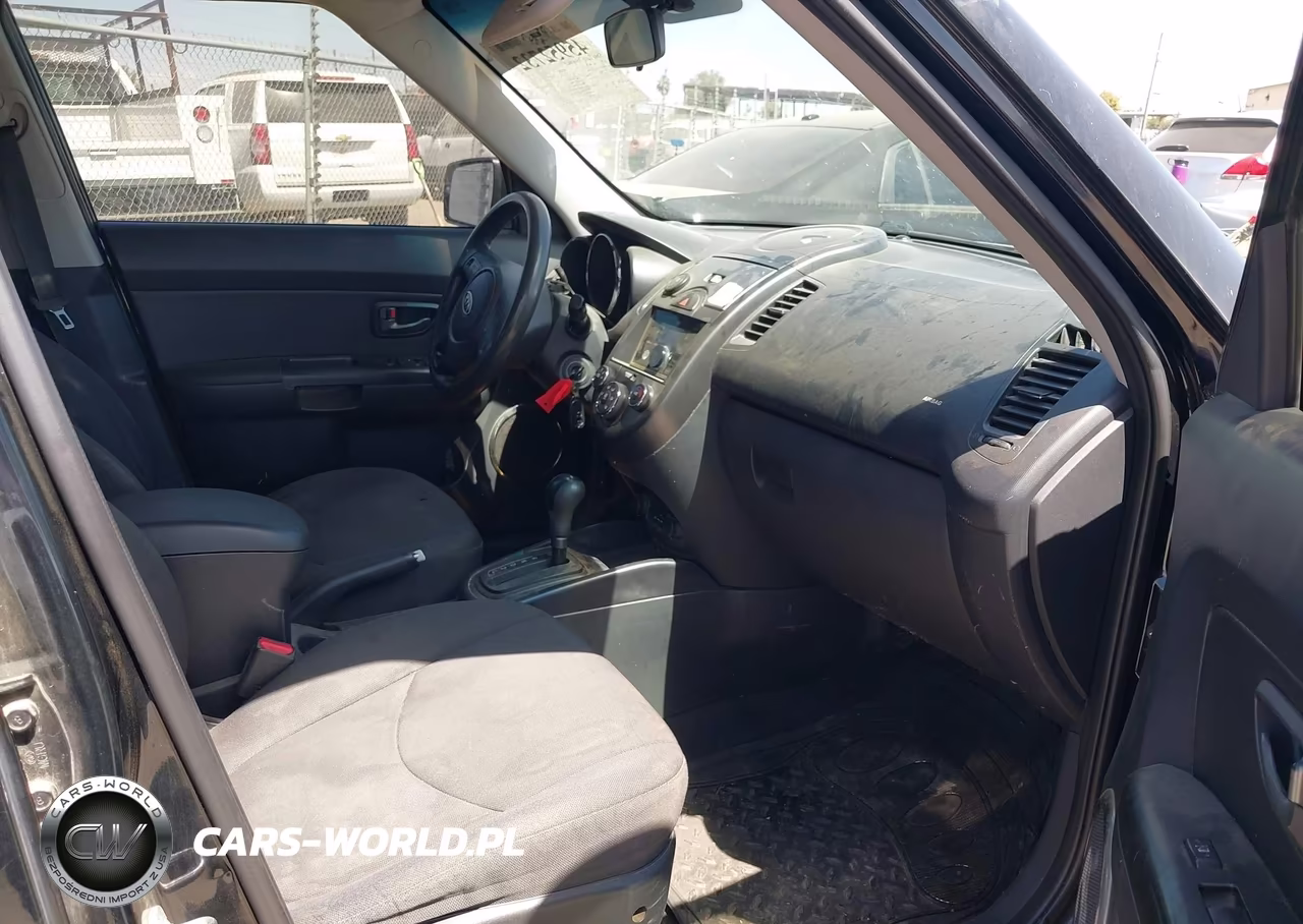 2010 Kia Soul + VIN:KNDJT2A21A7151204 - 5