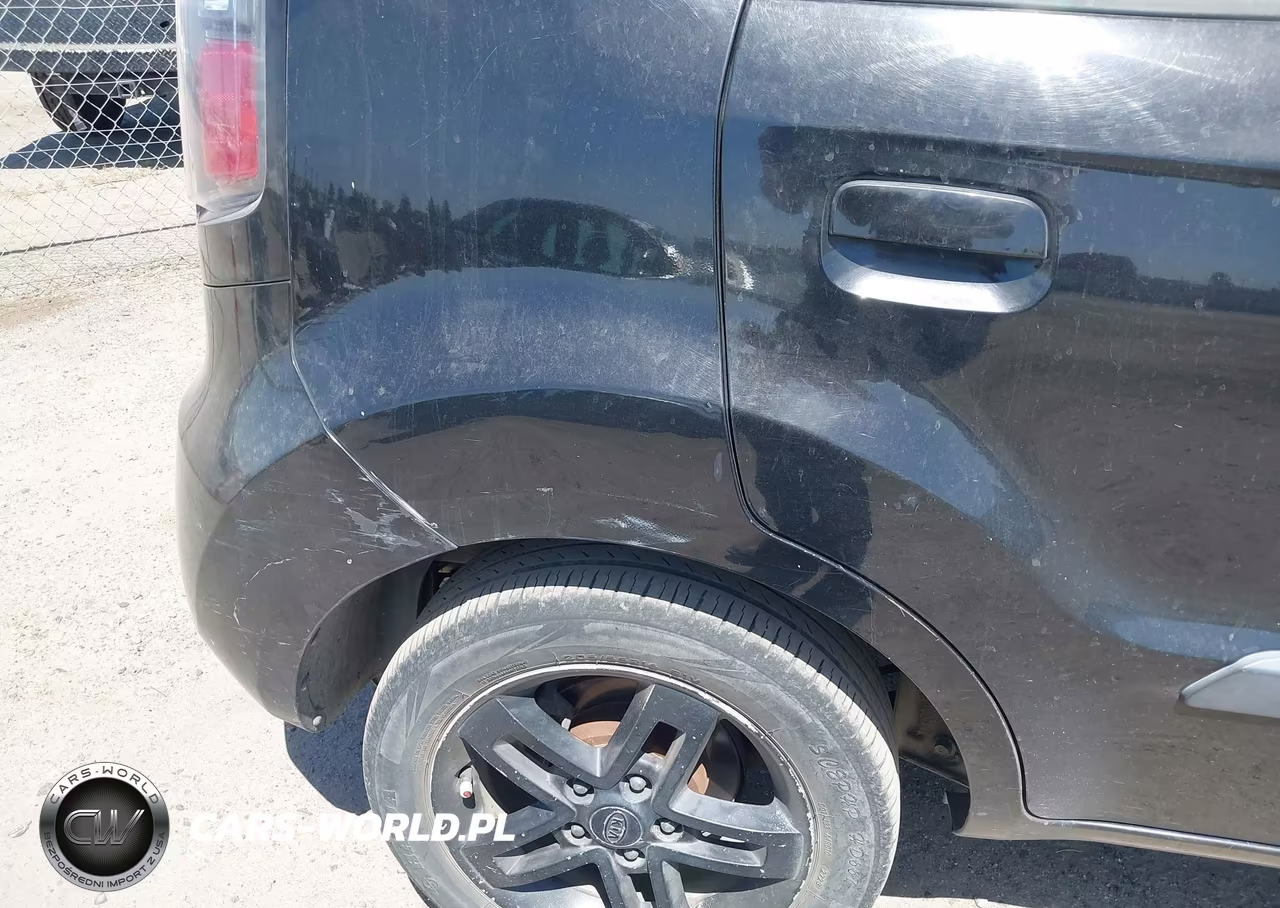 2010 Kia Soul + VIN:KNDJT2A21A7151204 - 6