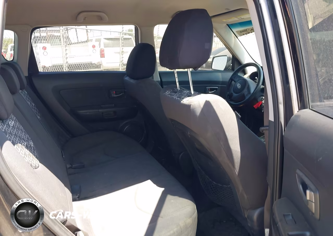 2010 Kia Soul + VIN:KNDJT2A21A7151204 - 8