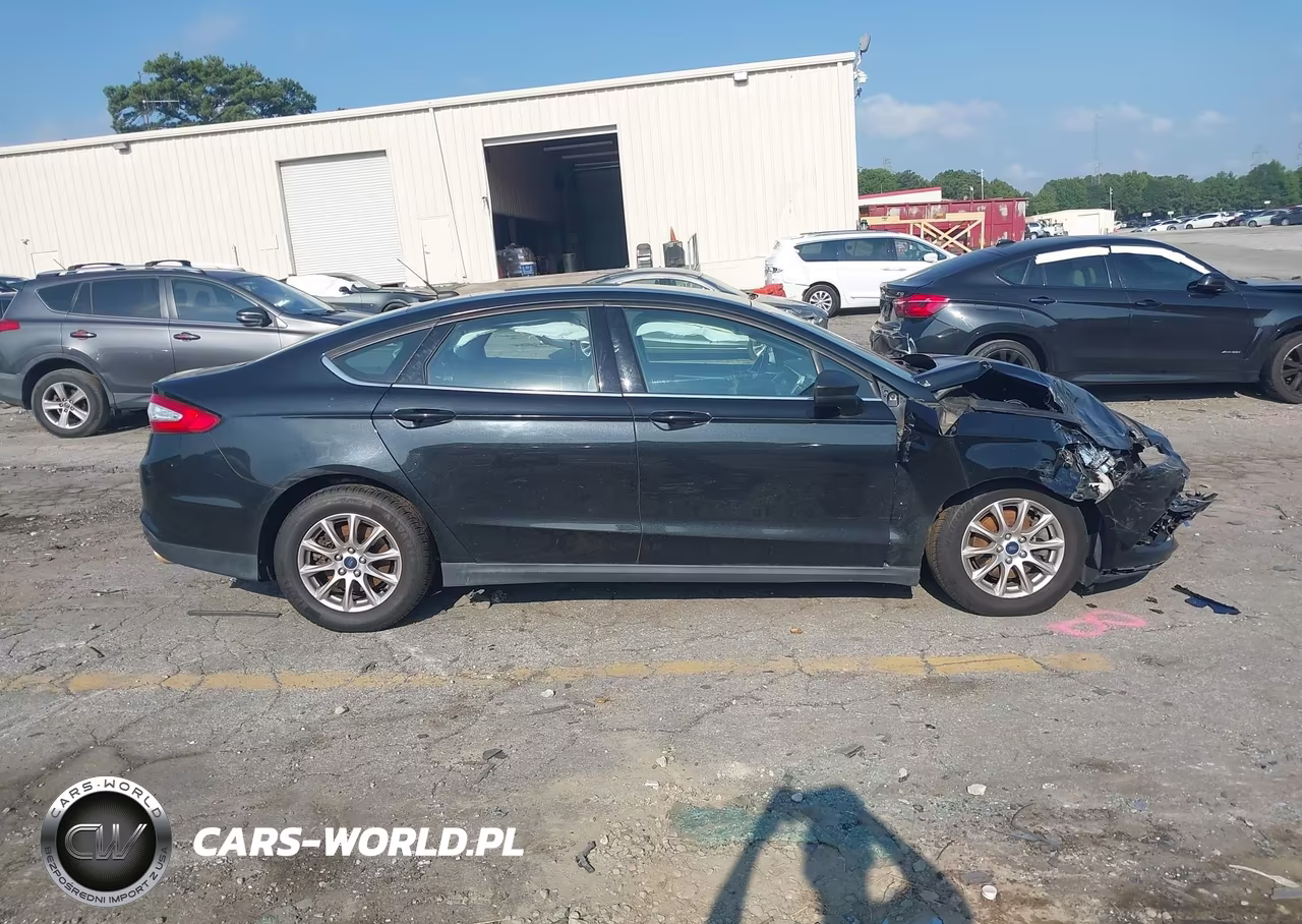2015 Ford Fusion S VIN:3FA6P0G74FR148997 - 13