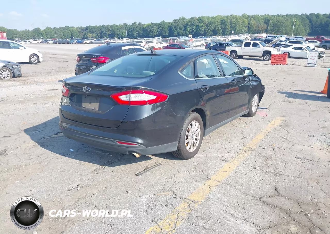 2015 Ford Fusion S VIN:3FA6P0G74FR148997 - 4