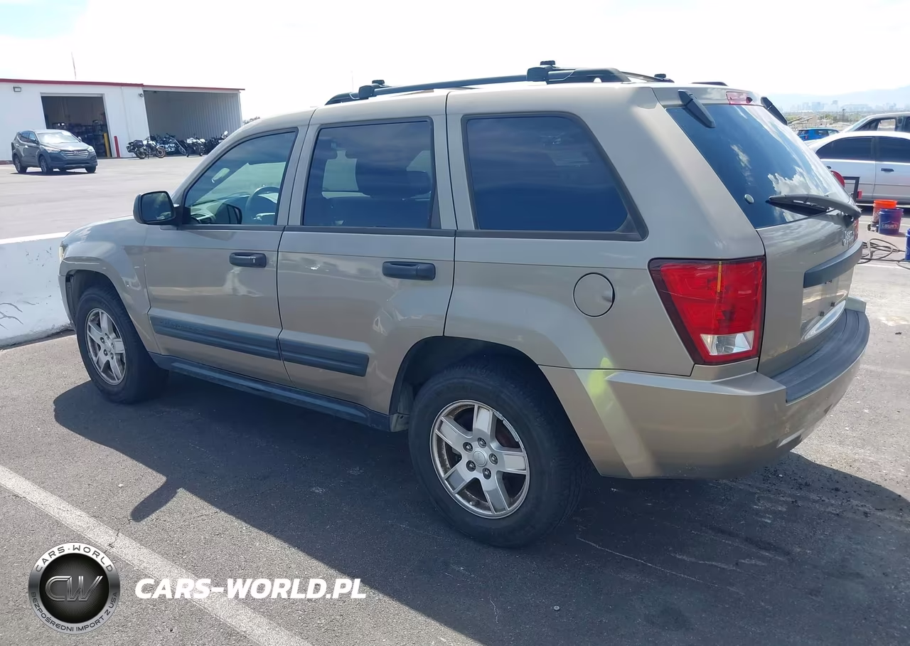 2005 Jeep Grand Cherokee Laredo VIN:1J8HS48N15C724234 - 3