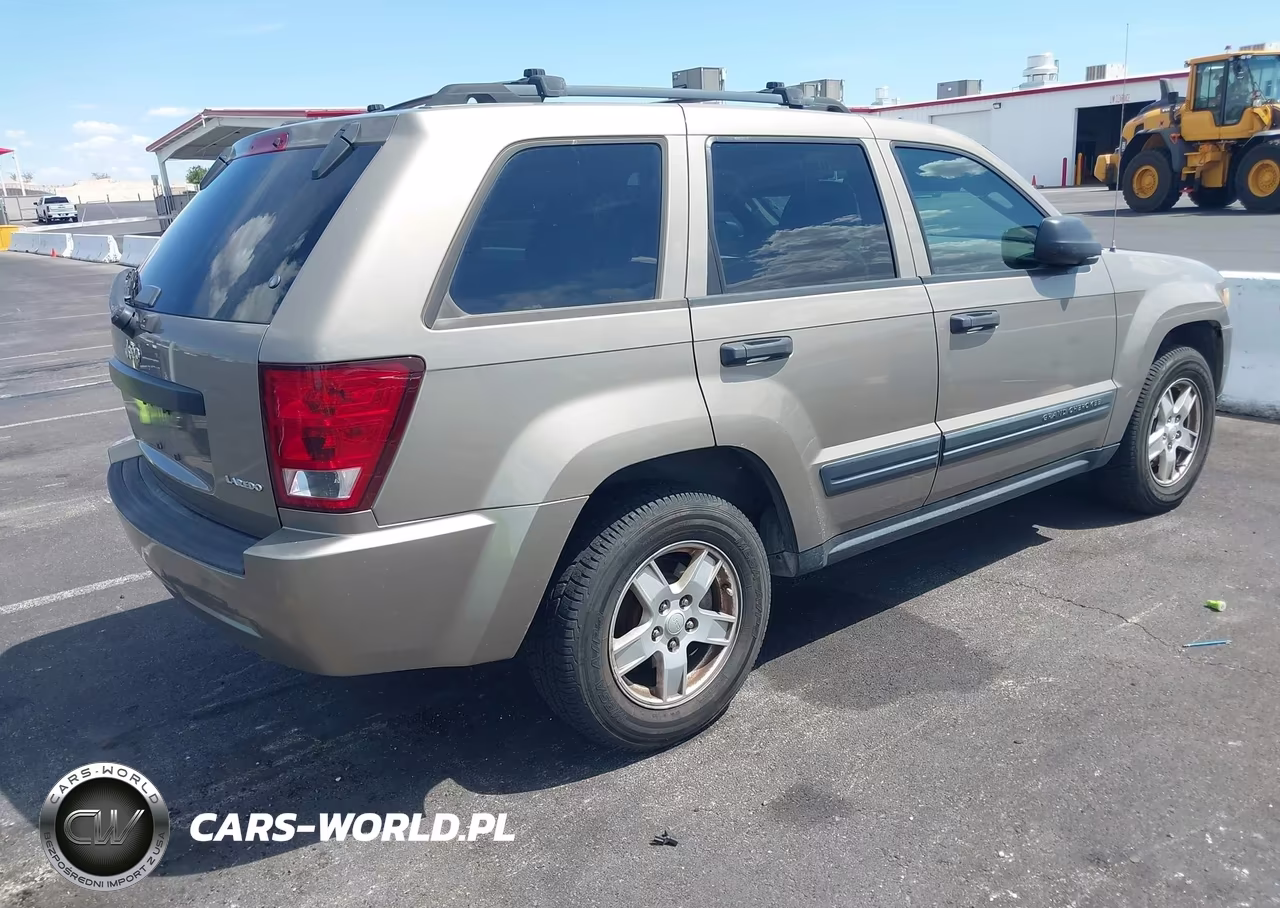 2005 Jeep Grand Cherokee Laredo VIN:1J8HS48N15C724234 - 4