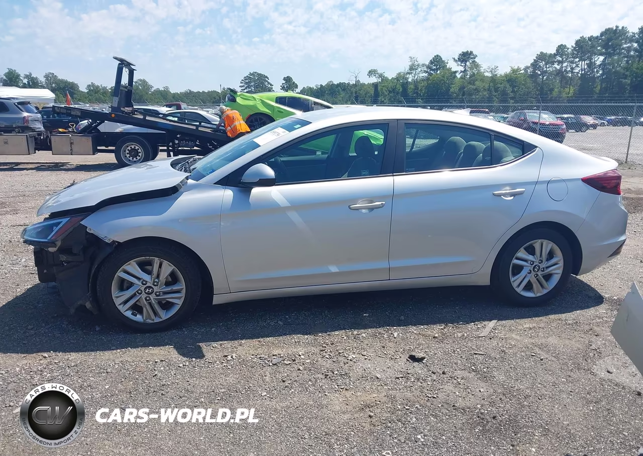 2019 Hyundai Elantra Sel VIN:5NPD84LF2KH403694 - 15