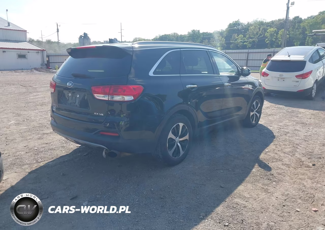 2018 Kia Sorento 3.3L Ex VIN:5XYPH4A59JG408968 - 4