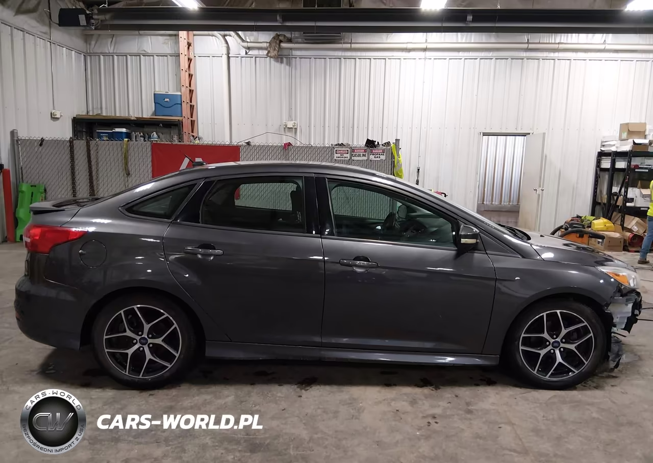 2016 Ford Focus Se VIN:1FADP3F22GL331197 - 14