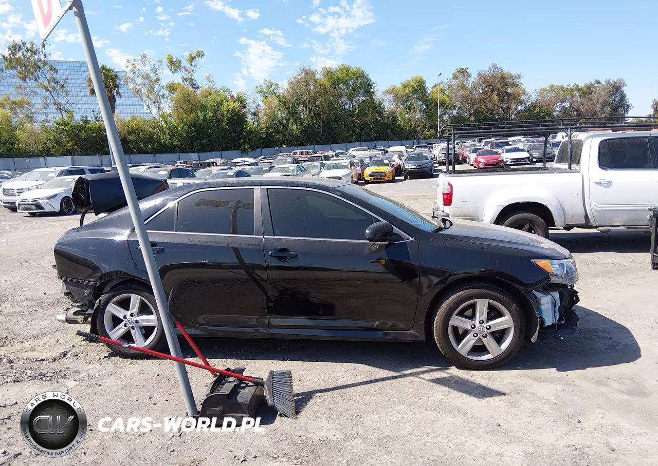 2014 Toyota Camry Se VIN:4T1BF1FK6EU461415 - 14