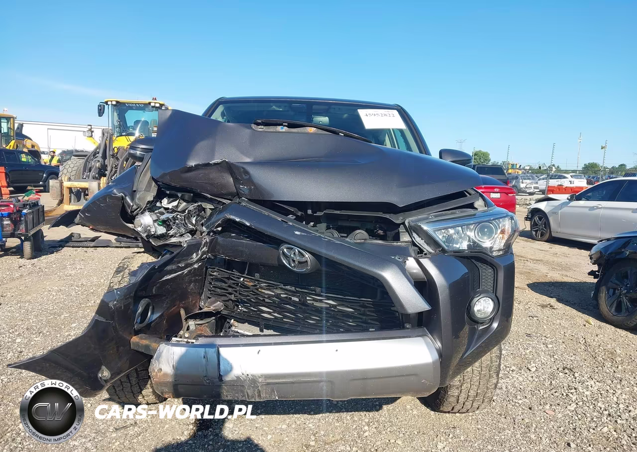 2018 Toyota 4Runner Trd Off Road Premium VIN:JTEBU5JR7J5603079 - 12