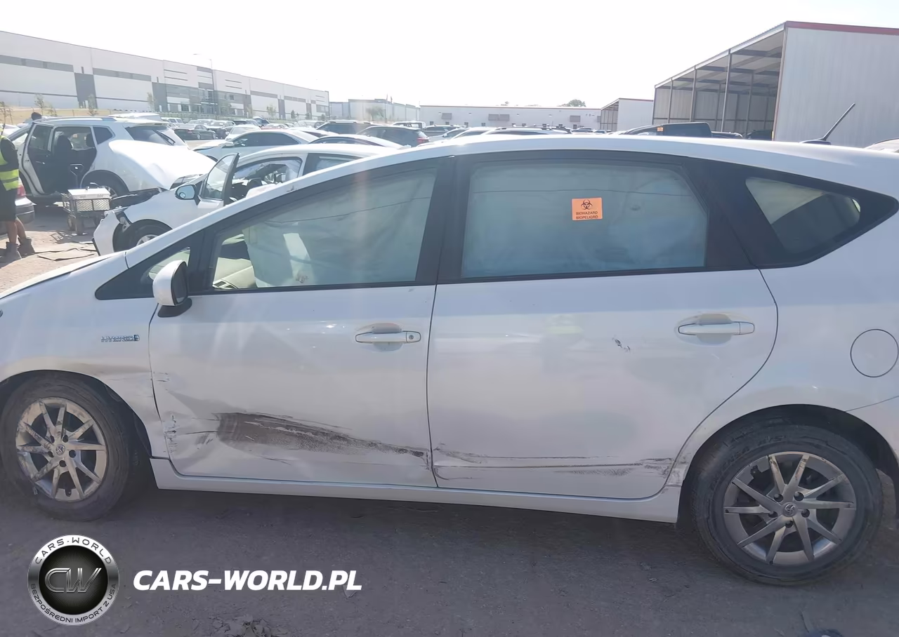 2017 Toyota Prius V Three VIN:JTDZN3EU8HJ057445 - 13