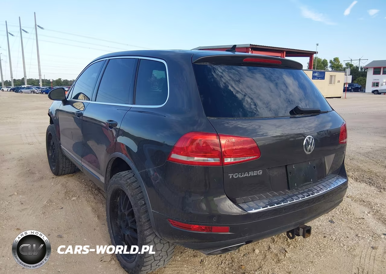 2013 Volkswagen Touareg Tdi Executive VIN:WVGEP9BP4DD000528 - 3