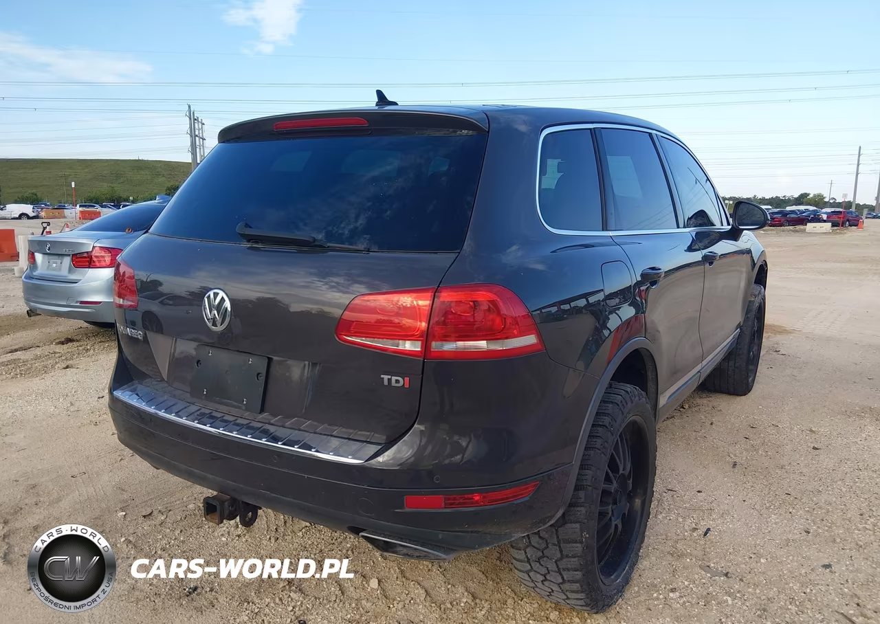 2013 Volkswagen Touareg Tdi Executive VIN:WVGEP9BP4DD000528 - 4