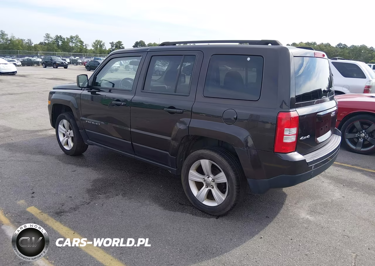 2014 Jeep Patriot Latitude VIN:1C4NJRFB5ED846334 - 3