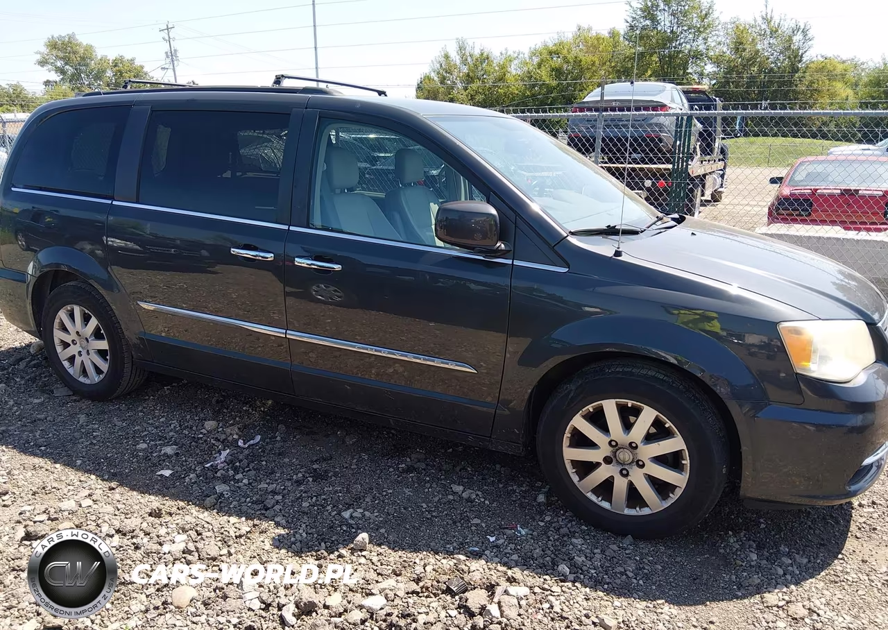 2011 Chrysler Town & Country Touring-L VIN:2A4RR8DG3BR617172 - 13