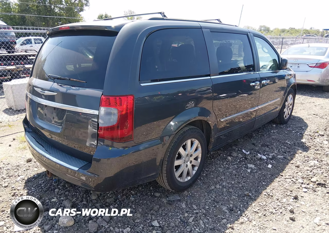 2011 Chrysler Town & Country Touring-L VIN:2A4RR8DG3BR617172 - 4