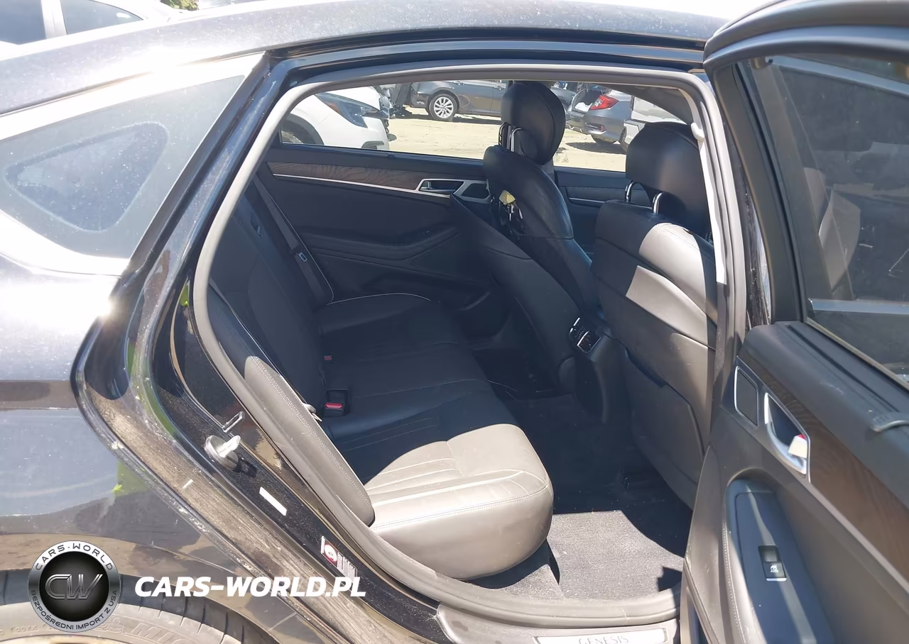 2015 Hyundai Genesis 5.0 VIN:KMHGN4JF8FU069011 - 8
