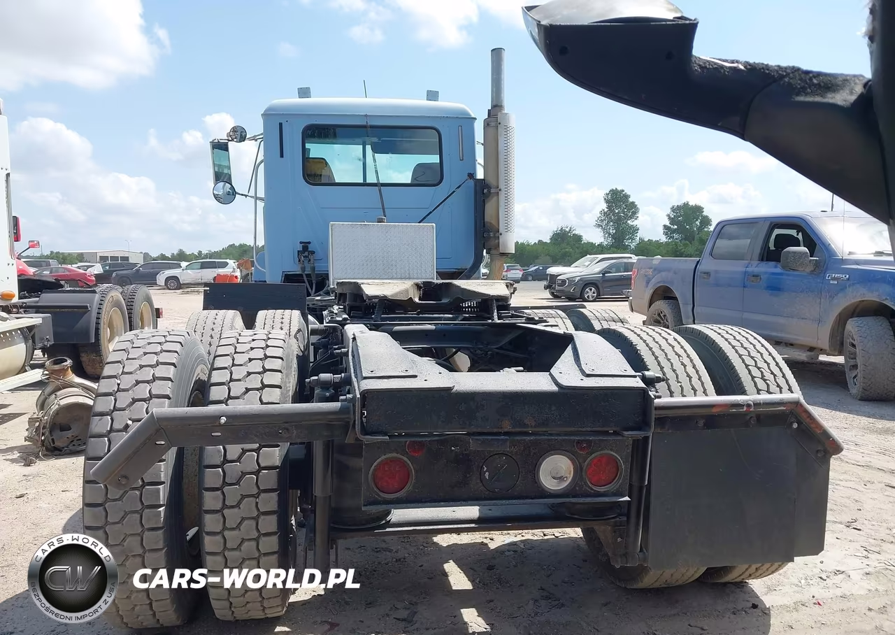 2000 Mack Ch613 Semi Truck VIN:1M1AA13Y6YW130723 - 15
