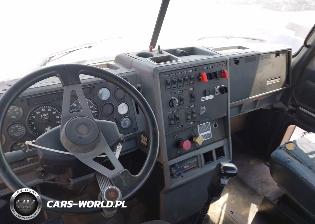 2000 Mack Ch613 Semi Truck VIN:1M1AA13Y6YW130723 - 6