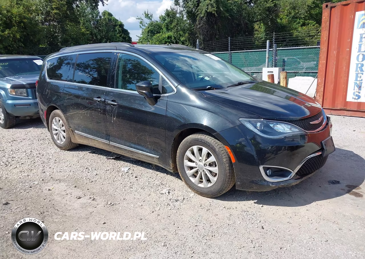 2017 Chrysler Pacifica Touring-L – zdjęcie 1 z 19