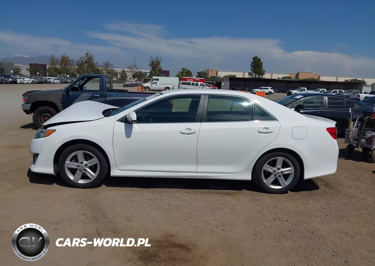2014 Toyota Camry Se VIN:4T1BF1FK0EU460566 - 14