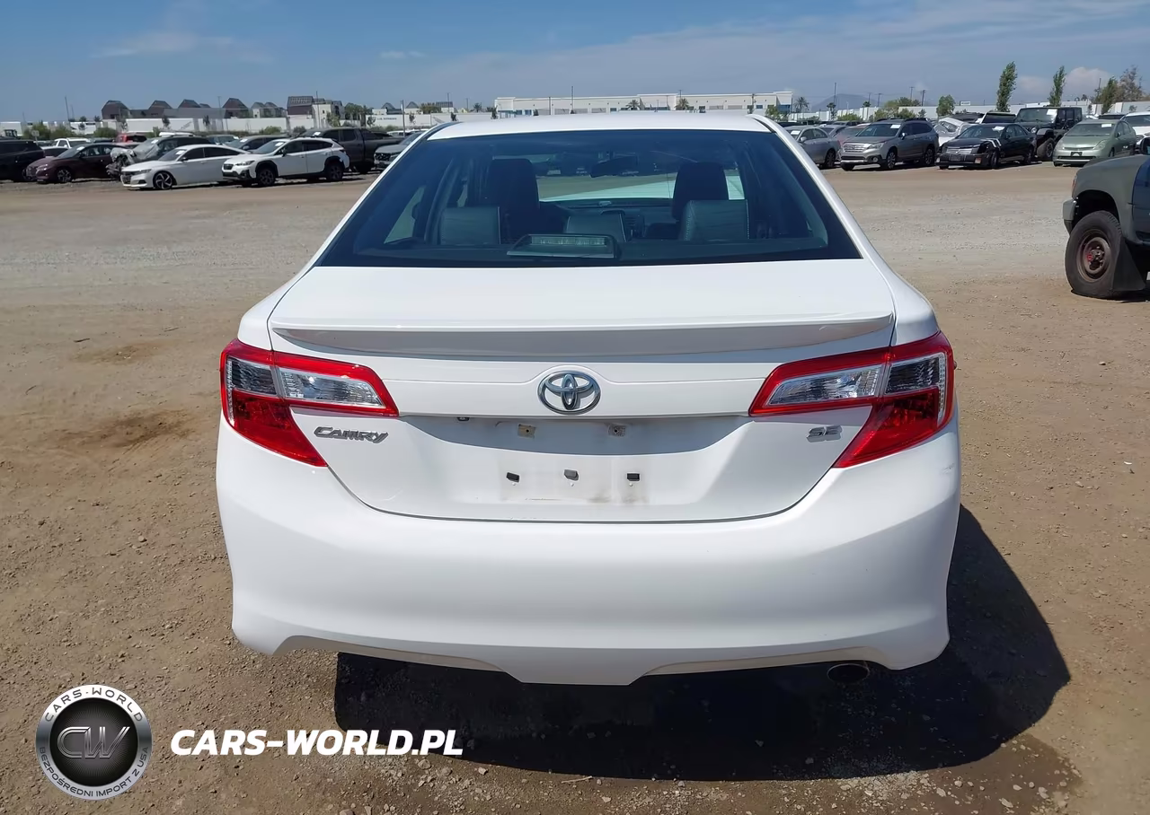 2014 Toyota Camry Se VIN:4T1BF1FK0EU460566 - 16