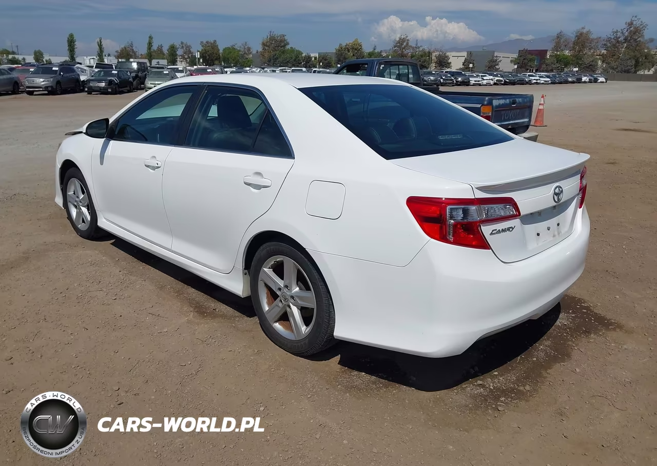 2014 Toyota Camry Se VIN:4T1BF1FK0EU460566 - 3