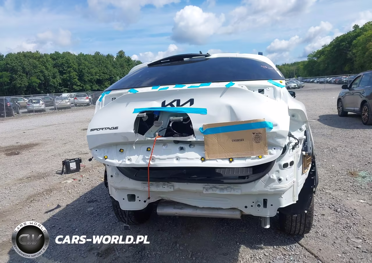 2026 Kia Sportage Plug-In Hybrid X-Line VIN:KNDPYDDH9T7324008 - 16