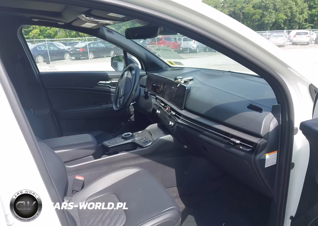 2026 Kia Sportage Plug-In Hybrid X-Line VIN:KNDPYDDH9T7324008 - 5