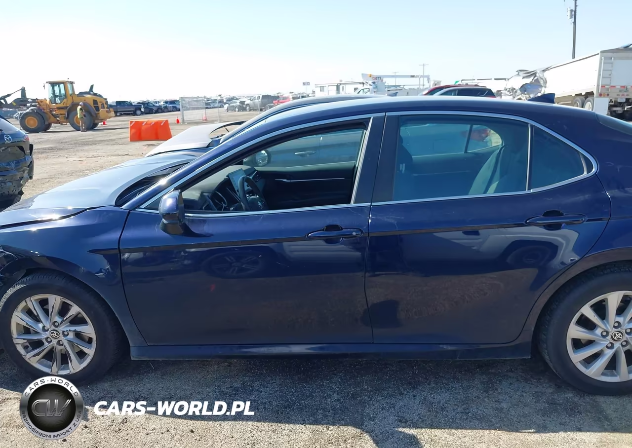 2021 Toyota Camry Le VIN:4T1C11AK1MU596732 - 14