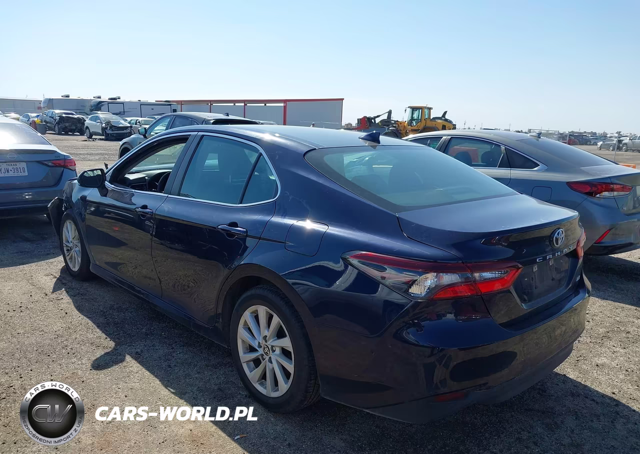 2021 Toyota Camry Le VIN:4T1C11AK1MU596732 - 3