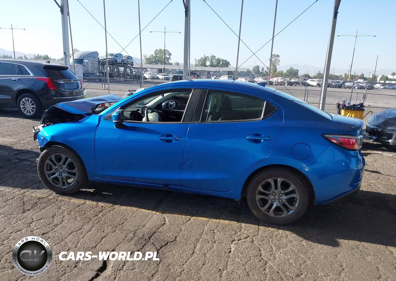 2019 Toyota Yaris Le VIN:3MYDLBYV6KY524980 - 15