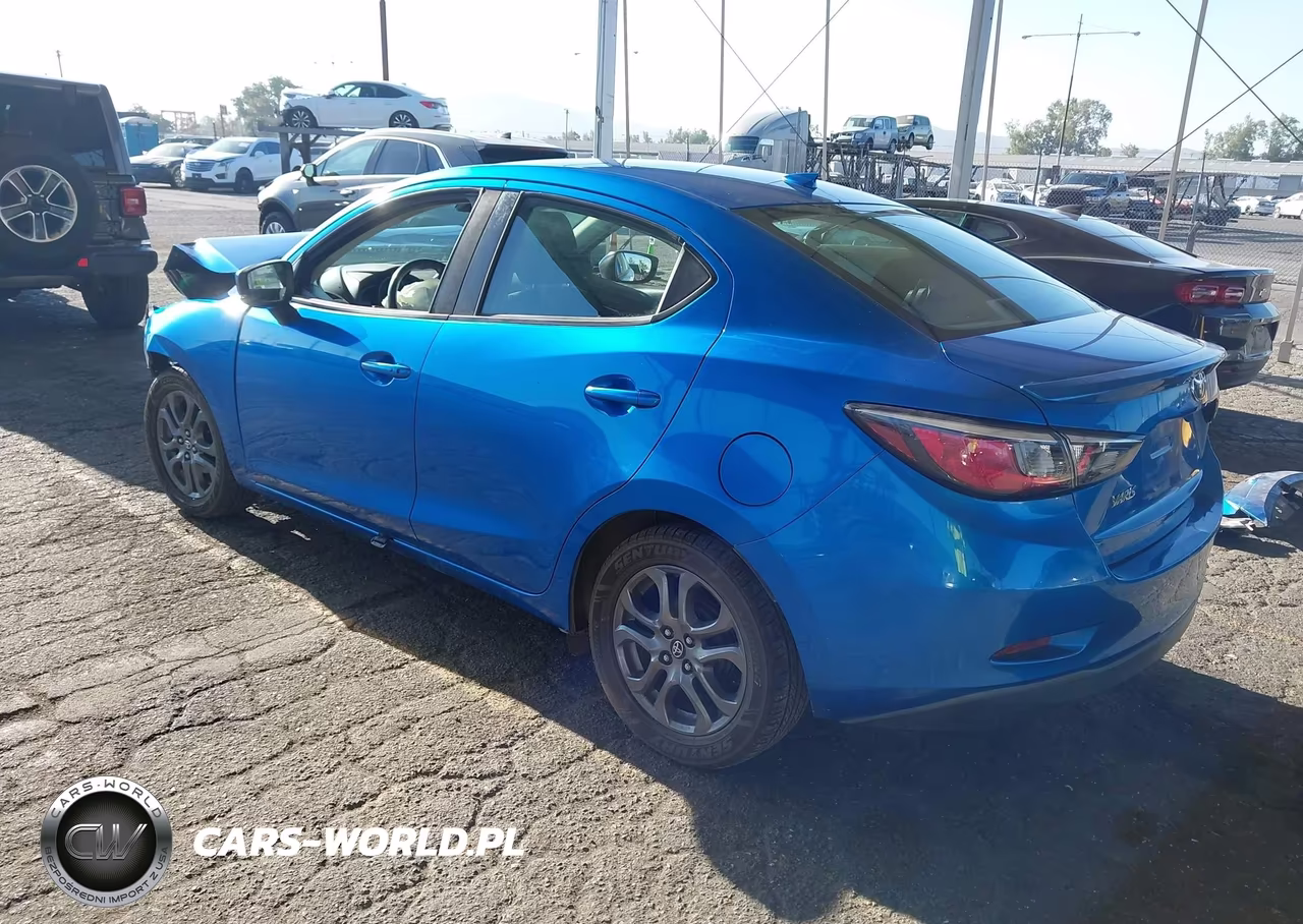 2019 Toyota Yaris Le VIN:3MYDLBYV6KY524980 - 3
