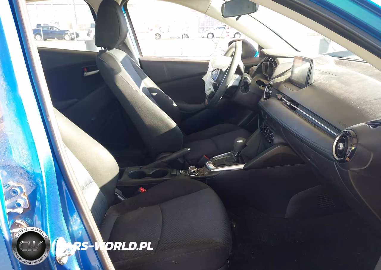 2019 Toyota Yaris Le VIN:3MYDLBYV6KY524980 - 5