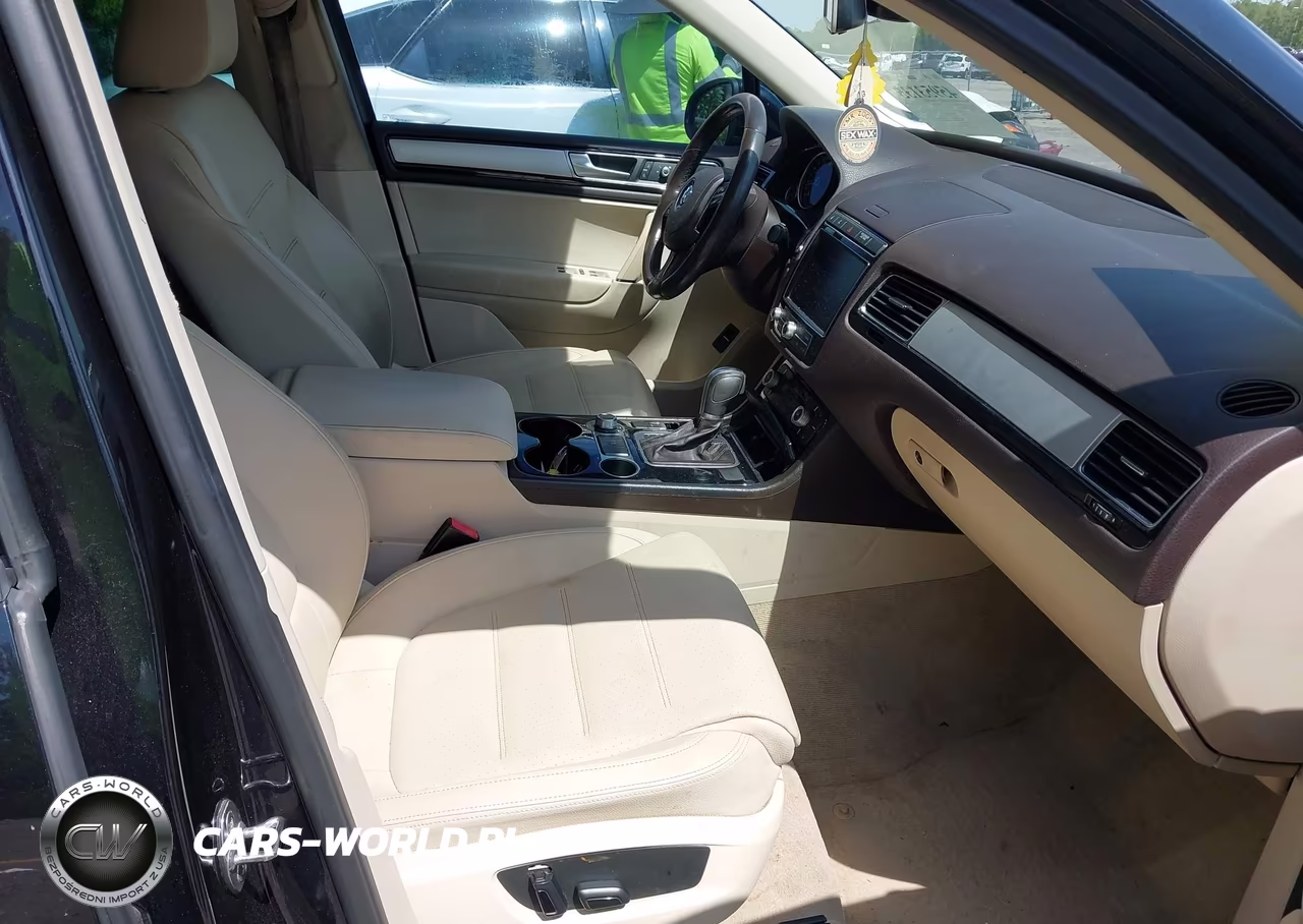 2016 Volkswagen Touareg Sport W-Technology VIN:WVGEF9BP6GD010310 - 5