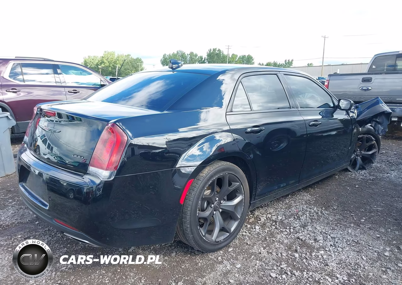 2021 Chrysler 300 300S VIN:2C3CCABG5MH529244 - 4